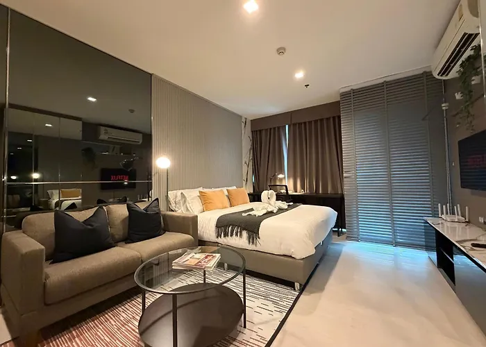 Walk To Bts Pool View Queenbed Retreat